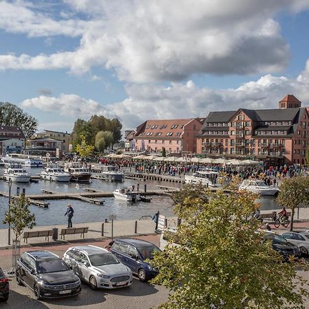 Altstadtapartment Carli- Komfortable Ferienwohnung Im Herzen Von Waren Waren  Esterno foto